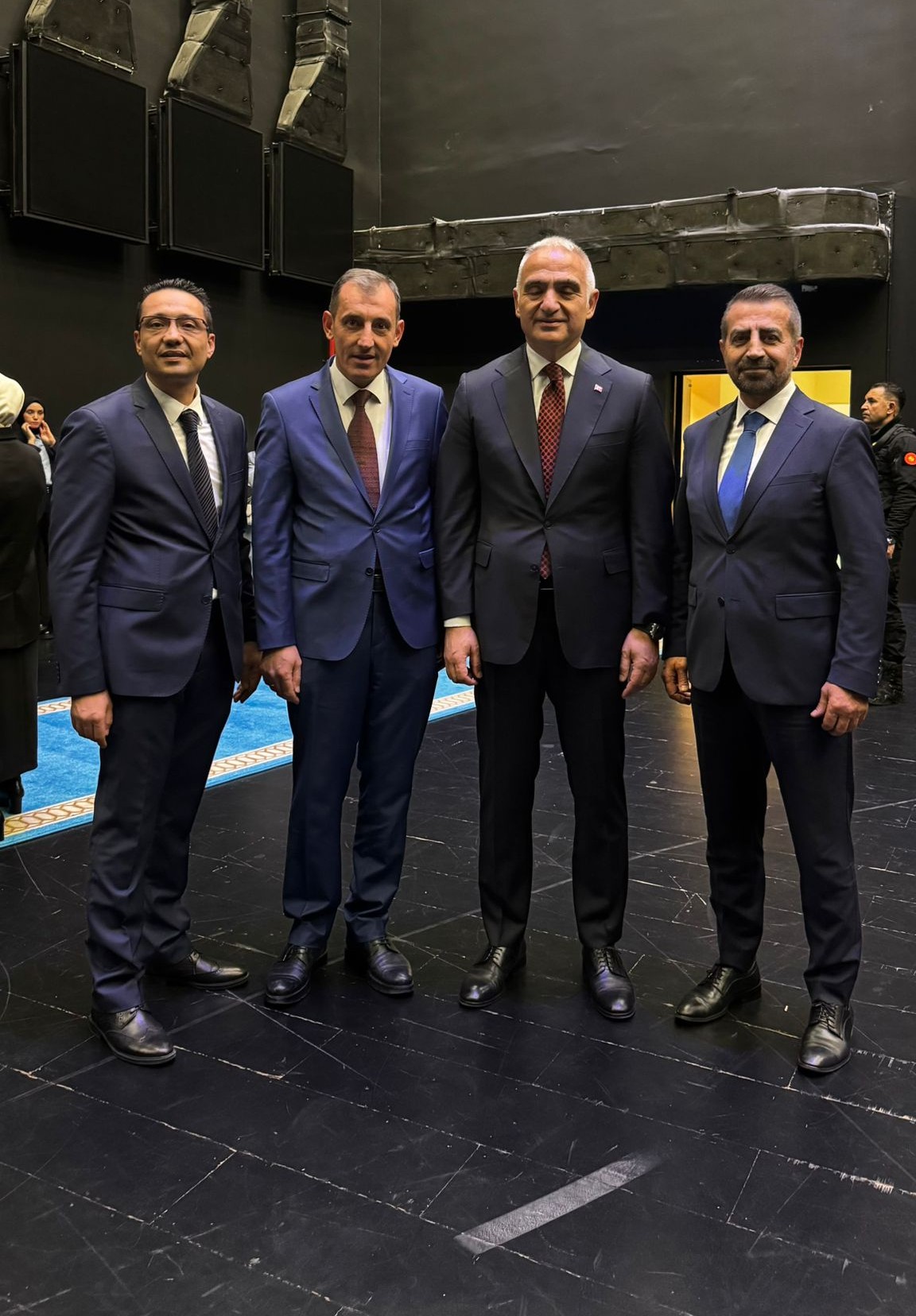 Vakıf Haftası Kutlama Programı, Cumhurbaşkanımızın Himayelerinde Kültür ve Turizm Bakanımızın Katılımlarıyla Cumhurbaşkanlığı Külliyesi'nde 6 Mayıs 2026 Gerçekleştirildi. Vakıf Haftası Kutlama Programı kapsamında, Cumhurbaşkanımızın himayelerinde ve Kültür ve Turizm Bakanımızın katılımlarıyla Cumhurbaşkanlığı Külliyesi’nde gerçekleştirilen törene, Vakıf Başkanımızın Ali Kaynar ve Vakıf Üyelerimizle katılım sağladık.