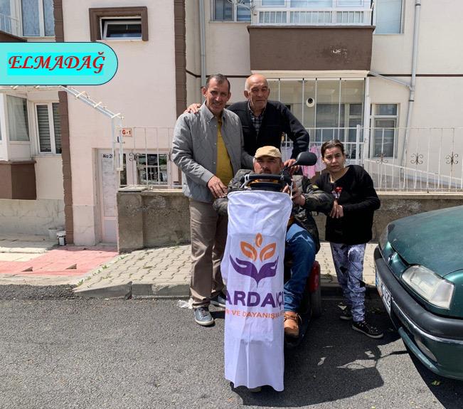 Elmadağ’ın da Engelli Vatandaşımıza Akülü Sandalye Desteği Vakfımız, engelleri birlikte aşmaya devam ediyor. 2024 yılında Ankara Elmadağ’ın da yaşayan engelli vatandaşımıza, yurt dışından temin ettiğimiz akülü tekerlekli sandalyeyi ulaştırdık.  Vatandaşımızın hayatını bir nebze de olsa kolaylaştırabilmenin mutluluğunu yaşıyoruz.