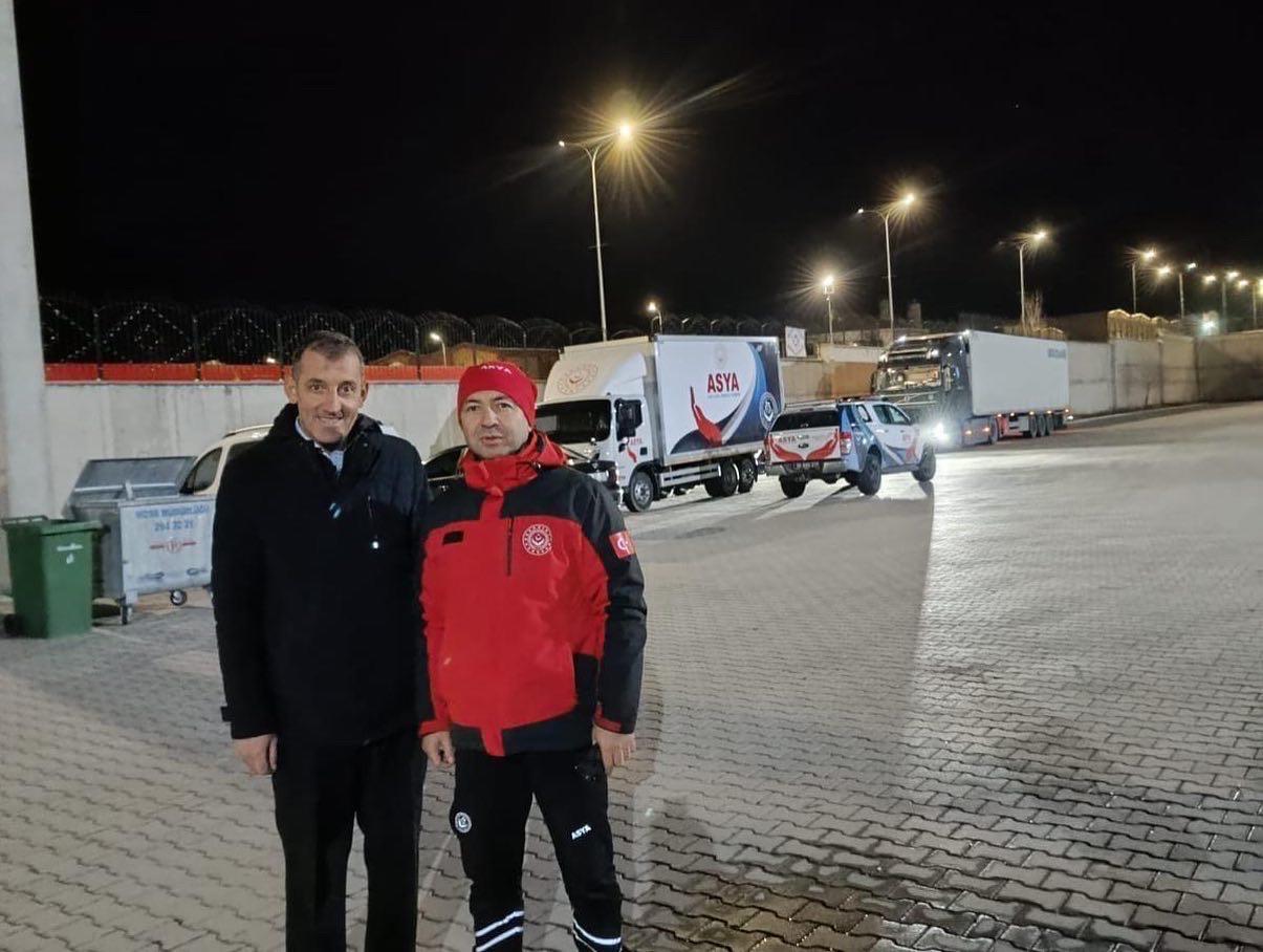Hollanda’dan Türkiye’ye Umut Taşıdık: Akülü Sandalyeler Yerlerine Ulaştı! Vakfımızın Hollanda’dan temin ettiği akülü tekerlekli sandalyeler; Bünyan Kaymakamlığı ve Bünyan Belediyesi’nin kıymetli destekleriyle Türkiye’ye ulaştırıldı.  Akülü Tekerlekli Sandalyelerin Hollanda’dan ülkemize getirilme sürecini büyük bir özveriyle organize eden Osman Baş başta olmak üzere, bu hayra vesile olan ve emeği geçen tüm gönüllülerimize yürekten teşekkür ederiz.