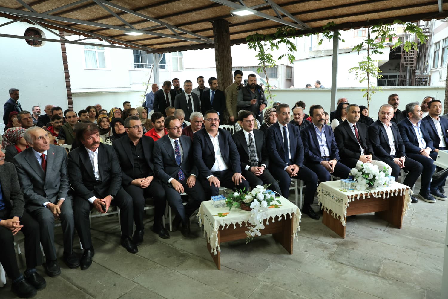 Tokat Belediyesi İş Birliğiyle Akülü Sandalyeler Törenle Teslim Edildi  Hollanda’dan temin ettiğimiz akülü tekerlekli sandalyeler, Tokat Belediyemizin ev sahipliğinde düzenlenen anlamlı bir törenle engelli vatandaşlarımıza teslim edildi. Bu değerli buluşmaya ev sahipliği yapan başta Tokat Belediye Başkanımıza, törene katılımlarıyla bizleri onurlandıran yetkililerimize, sürecin her aşamasında emeği geçen tüm gönüllülerimize İtimat Makina Sanayi Ve Ticaret A.Ş. yetkililerine ve Hollanda’dan desteğini esirgemeyen Sayın Osman Baş nezdindeki tüm hayırseverlerimize şükranlarımızı sunarız.