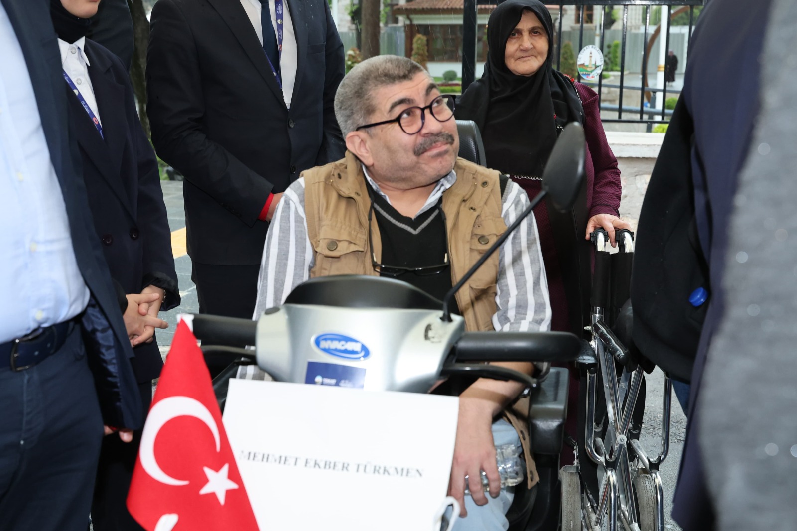 Engelli vatandaşlarımız için akülü sandalye desteği